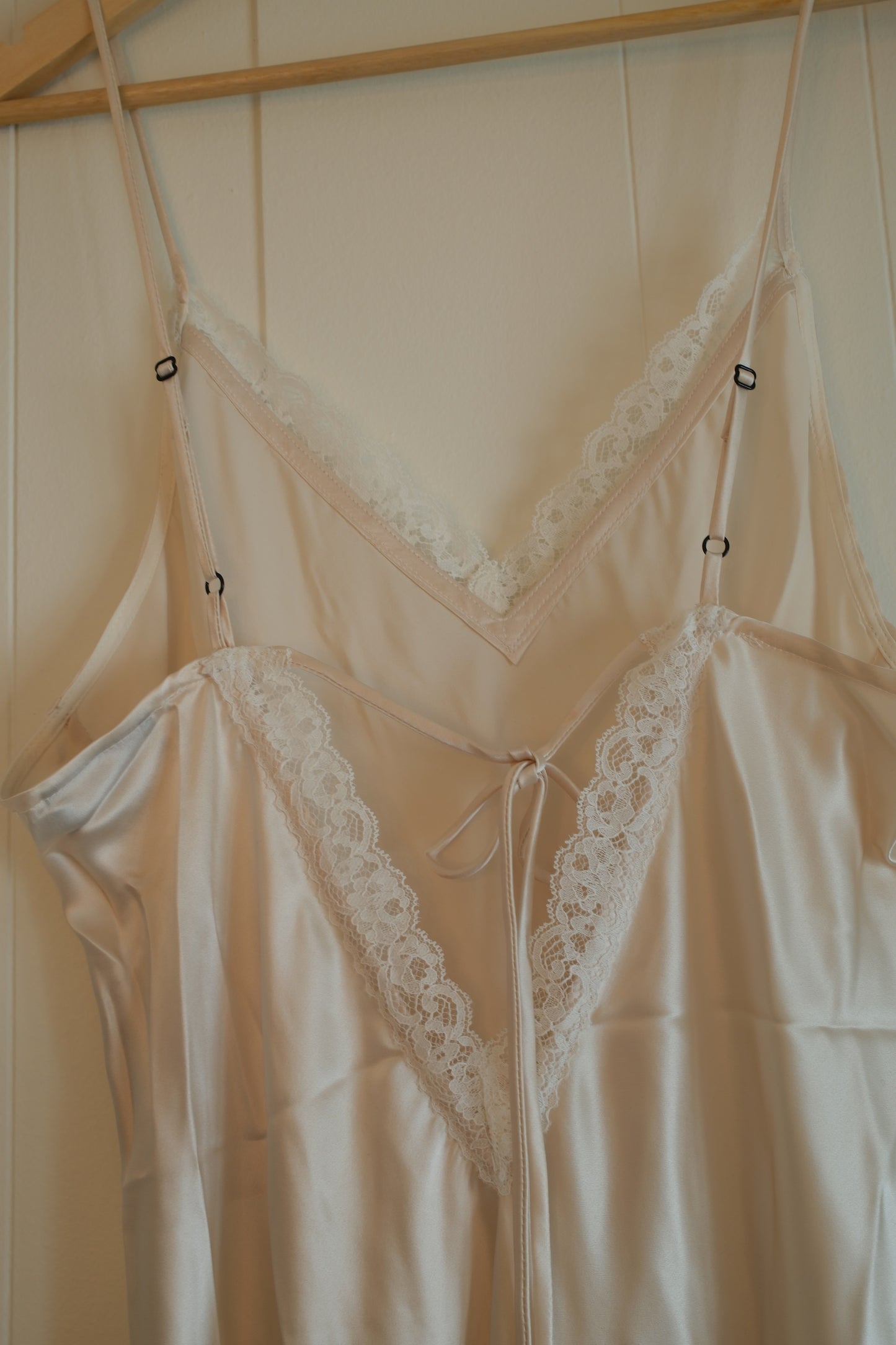 The Athens — Ivory · M · Imperfect